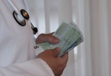 Στο εδώλιο έξι γιατροί