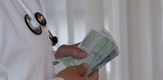 Στο εδώλιο έξι γιατροί