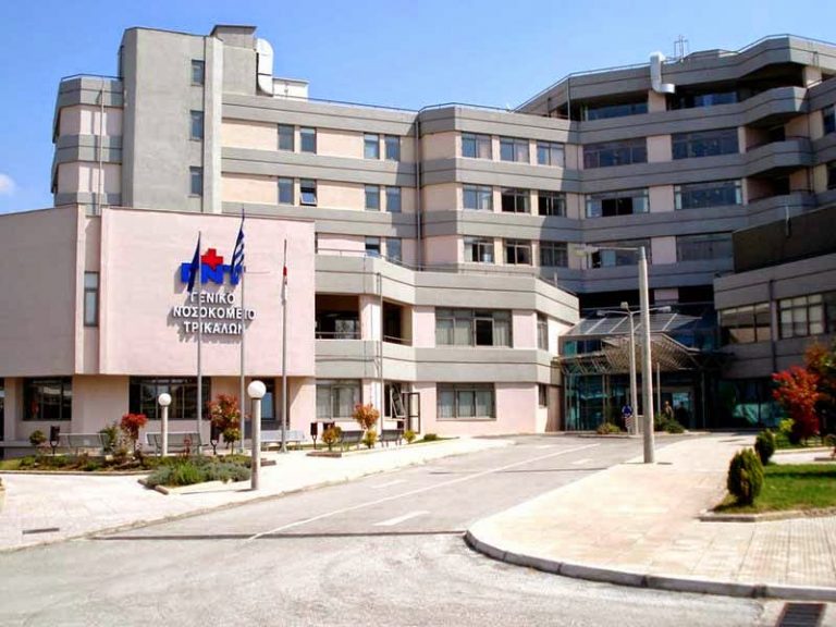 ΕΚΤΑΚΤΟ:Νεκρο 4χρονό παιδάκι που παρασύρθηκε από όχημα στα Τρίκαλα!!
