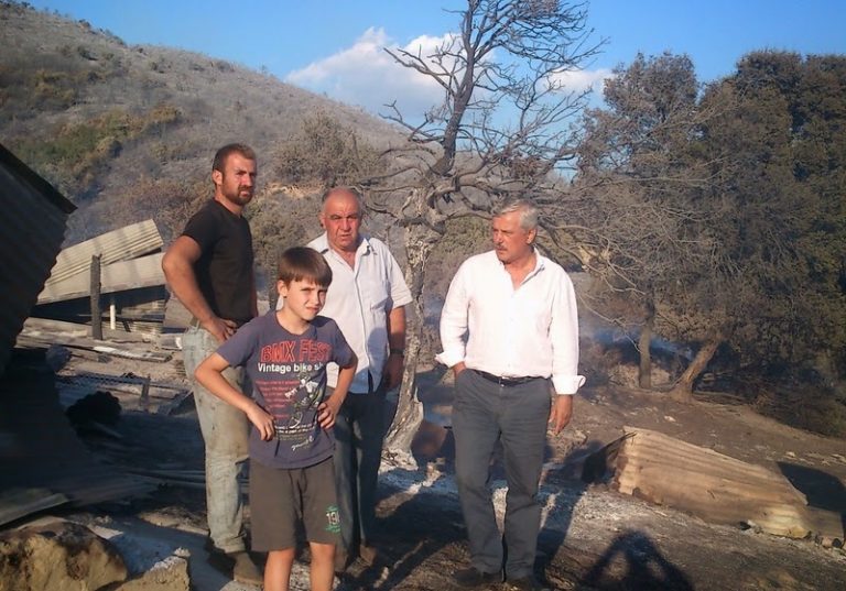 Αυτοψία Ταμήλου στις καμμένες περιοχές των Αντιχασίων