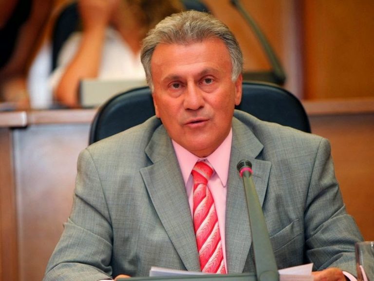 Παναγιώτης Ψωμιάδης: Μακριά τα χέρια σας από τη σημαία μας…
