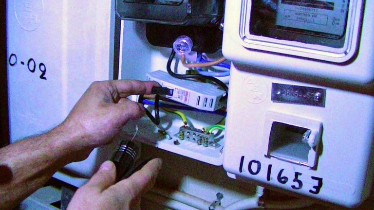 Έκλεβε …ρεύμα και συνελήφθη