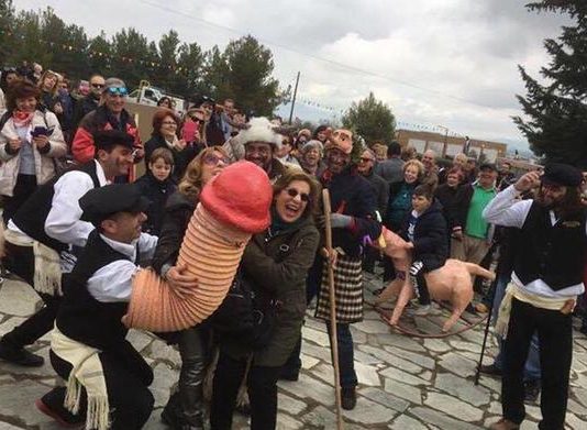 Κάηκε ο Τύρναβος την Καθαρά Δευτέρα με το Μπουρανί