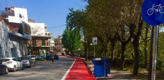 Διαγράμμιση και βαφή για τον κεντρικό ποδηλατόδρομο των Τρικάλων.