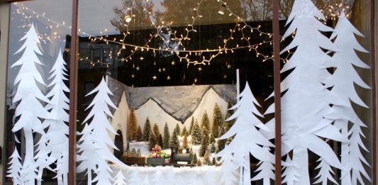 Τρίκαλα: Αρχίζει ο διαγωνισμός για τον καλύτερο στολισμό καταστήματος